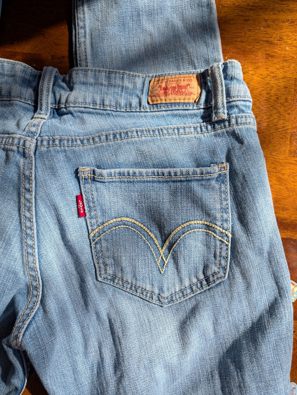 Levi Strauss Too Superlow 524 Lightwash Skinny Jeans Levi's Junior's Size 3 - Picture 6 of 10